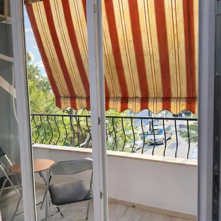 Blloku Balcony Fast Wi-fi 公寓 地拉那